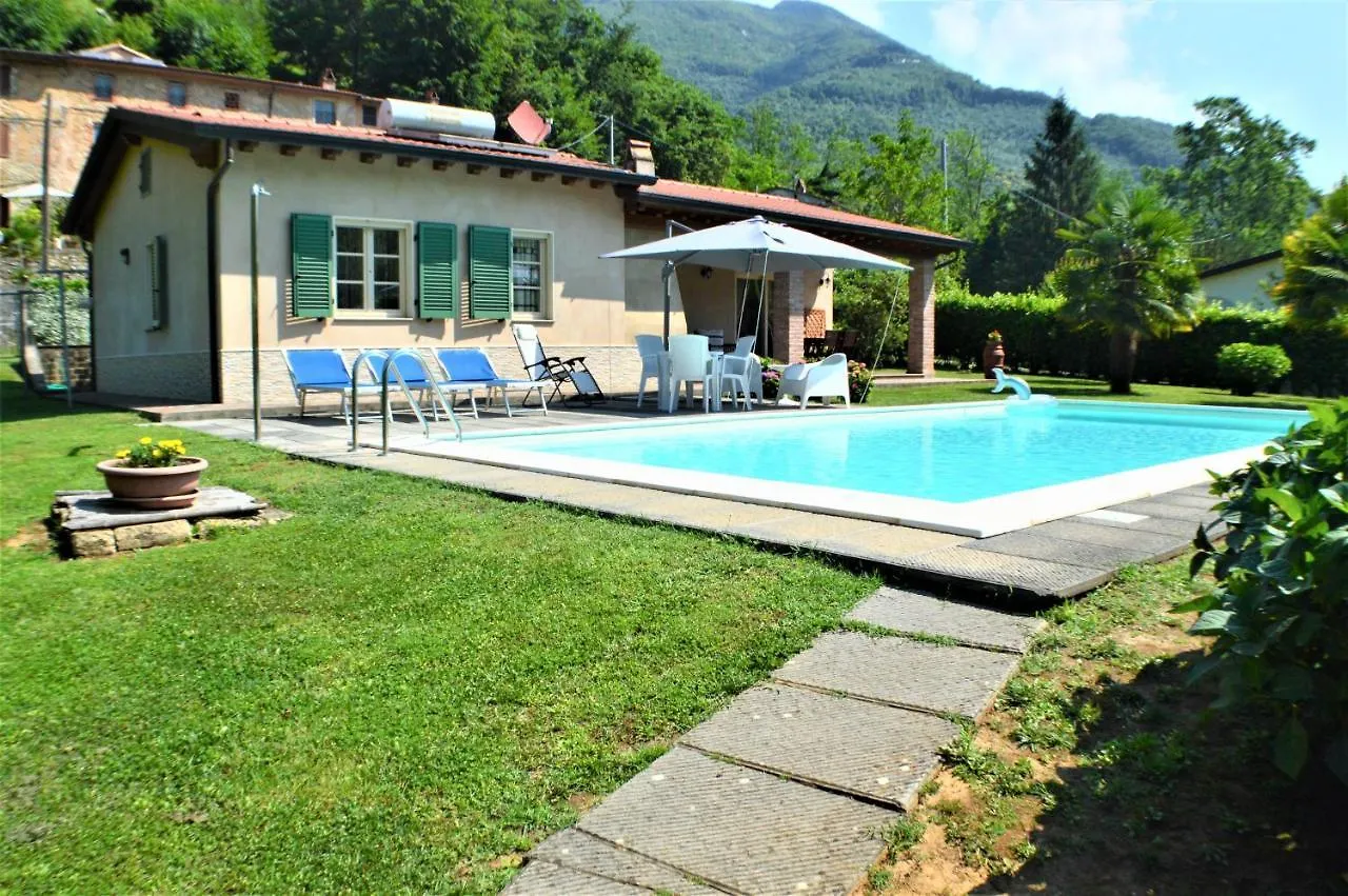 Semesterbostad Casa Girasole Villa Camaiore
