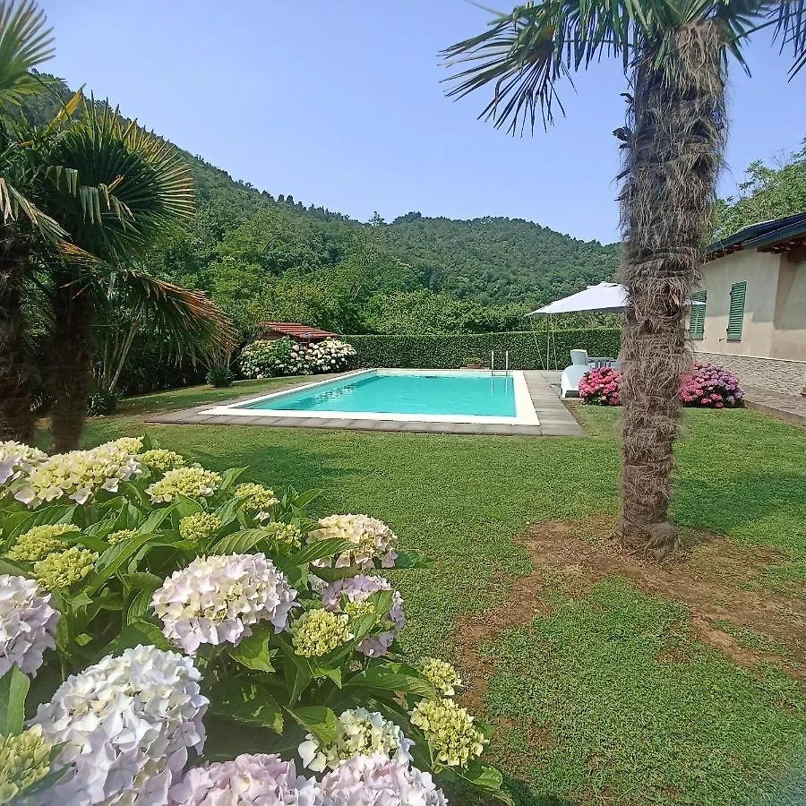 Semesterbostad Casa Girasole Villa Camaiore