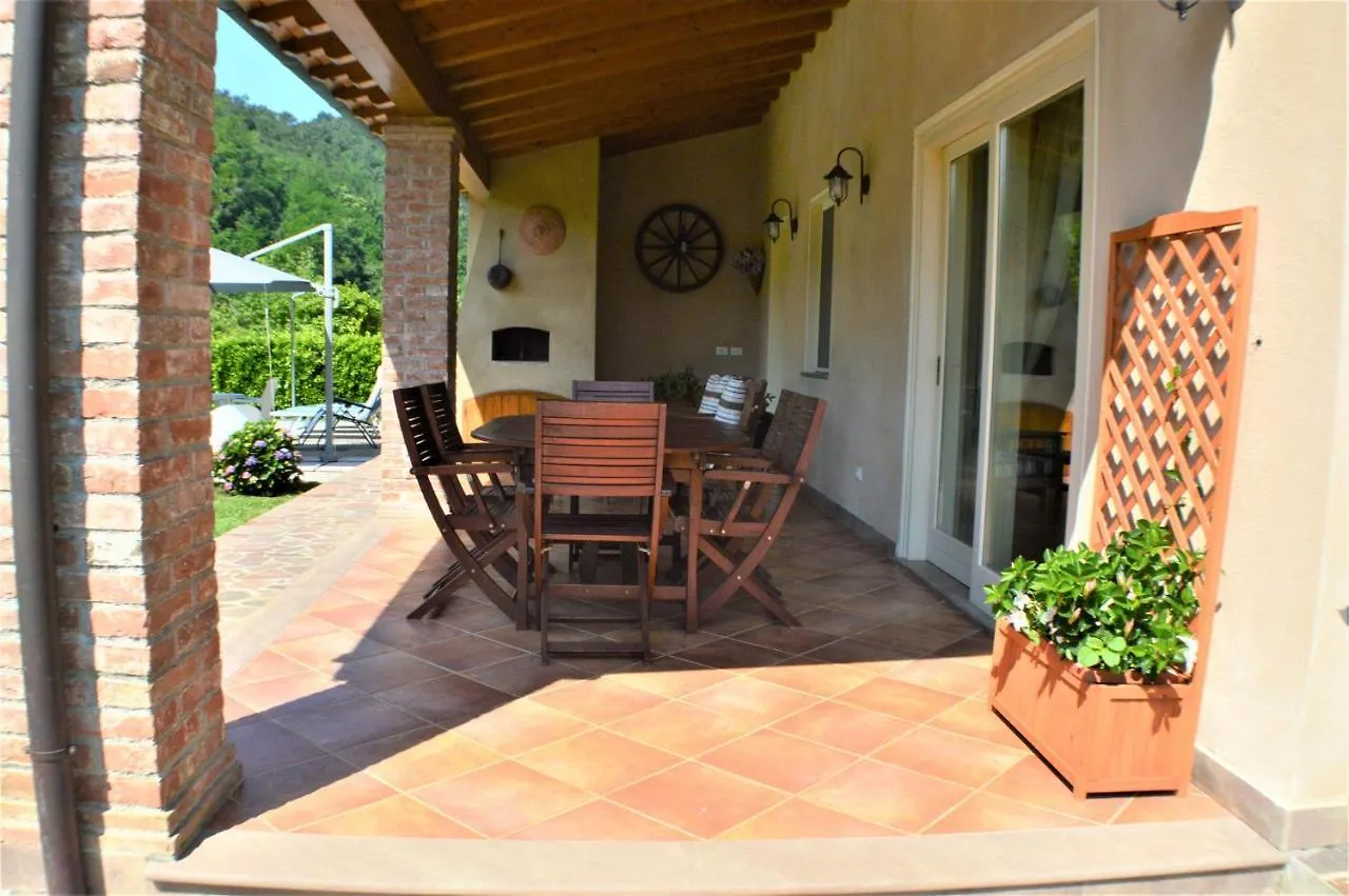 Semesterbostad Casa Girasole Villa Camaiore